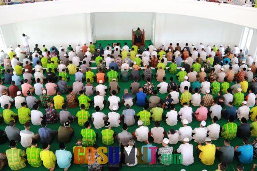 Bupati Soekirman Mengajak OPD  dan Jajaran, Masyarakat Shalat  Jumat Perdana Di Masjid Agung