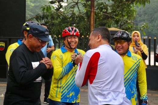 Akhyar Dampingi Gubsu Lepas  Medan Bankers Fun Bike