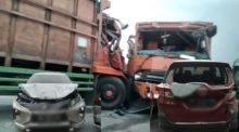 Akibat Rem Blong, Truk Engkel Hajar 3 Unit Mobil di Jalinsum Perbaungan