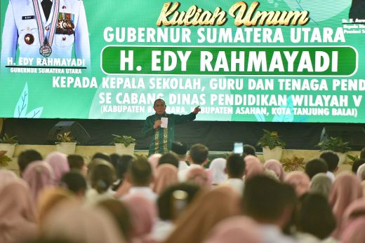 Gubernur Edy Rahmayadi Beri Kuliah Umum di Hadapan Ratusan Guru, Ada yang Histeris