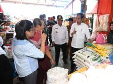Presiden Tinjau Pasar Kawat Tanjungbalai, Stok Pangan Sumut Aman dan Tercukupi