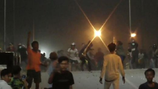 Duel Warga di Belawan Pecah, 2 Kelompok Pemuda Saling Lempar Bom Molotov