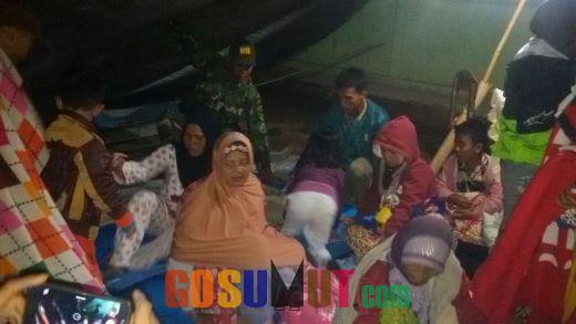 Pasca Gempa, Warga Desa Sitaratoit Tidur di Tenda Pengungsian