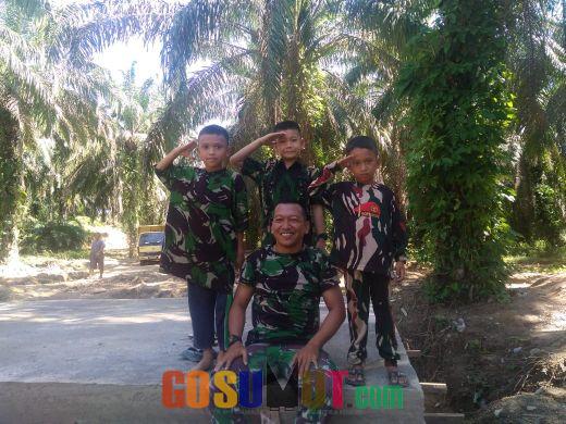 Hore ! Berkat Pengabdian  TNI Jalan Desa Kami Sudah Layak Dilalui