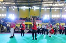 Buka Kejuaraan Marching Band se-Sumut, Gubernur Edy Menari Lincah dengan Mayoret