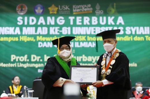 Menteri LHK Siti Nurbaya Sampaikan Pesan Mitigasi Iklim di Milad USK