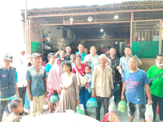 Kader PKN Bersama 4 Komunitas Berbagi 260 Paket Sembako kepada Warga Kurang Mampu