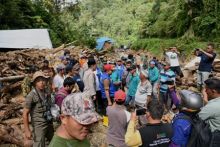 Gubernur Sumut Tinjau Lokasi Banjir Bandang Madina