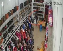 Terekam CCTV, Pencuri Handphone di Toko Sandal Resahkan Warga Asahan