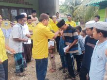 Berkah Ramadhan, DPD II  Golkar Palas  Santuni Anak Yatim di Barumun Selatan