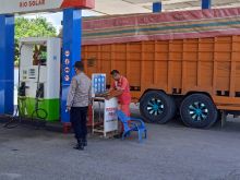 Personil Polsek Muara Batu Aceh Utara Pastikan Pasokan BBM Lancar