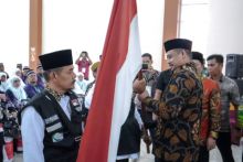 Komisi VIII DPR RI- Wali Kota Medan Lepas 356 Calhaj Kloter 4
