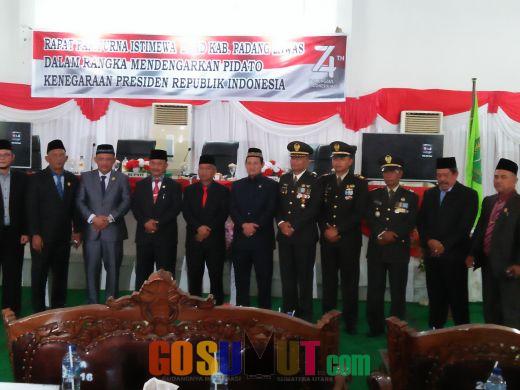 Bupati, Wabup dan Para Pejabat Palas Mendengarkan Pidato Kenegaraan Presiden Republik Indonesia