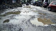Hujan Turun, Warga Muchtar Basri Was-was dan Berharap Wali Kota Segera Perbaiki Jalan