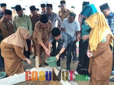 Kakanwil Kemenag Sumut Letakkaan Batu Pertama Pembangunan Madrasah Terpadu Palas