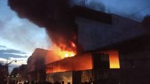 Duarrr... Ruko dan Pabrik Mebel di Jalan Pukat IV Terbakar