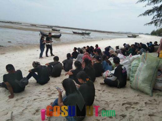 Seasoldier bersama Sampoerna Gelar Program Beach Clean Up di Pantai Sialang Buah