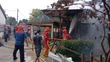 Dua Unit Lab Komputer SMK 3 dan 1 Rumah Jaga Hangus Terbakar di Simalungun