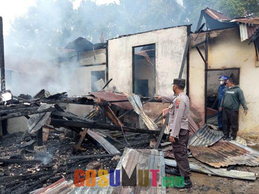 Ditinggal Pergi, 1 Unit Rumah di Langkat Hangus Terbakar