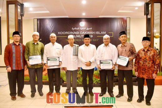 Syekh Muchtar Muda Nasution Menerima Award Mujahid Dakwah Dari MUI Provinsi Sumut