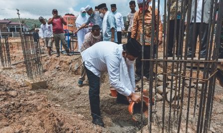 Walikota Padangsidimpuan Lakukan Peletakan Batu Pertama Masjid Musafir Al- Ikhlas