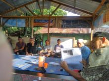 Jamaah Masjid Al-Barokah Dusun III-A Desa Amplas Ikuti Pelatihan dan Pengenalan Lebah Madu