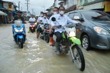 Usai Tinjau Banjir di Dolok Masihul, Ini yang Dilakukan  Bupati Sergai