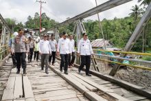 Masyarakat Nias Barat Nantikan Jembatan Idano Noyo, Pj Gubernur Sumut Dorong Pembangunan Rampung Lebih Cepat