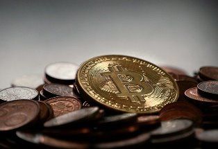 Bitcoin Tembus Rp300 Juta, Harga Tertinggi Sepanjang Sejarah