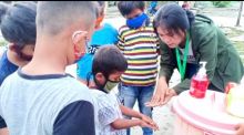Mahasiswa IKS Fisip USU Edukasi Pencegahan Covid-19 di Desa Sarang Giting Kahan