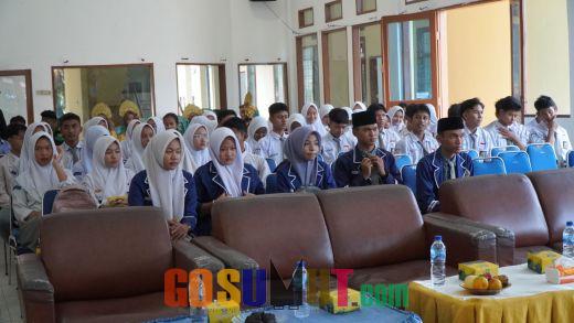 Goes to School Himala Unimal Informasikan Beasiswa ke Pelajar SMA di Langkat