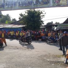 Pemko Medan Tunggak Gaji , Ratusan Petugas Kebersihan Tanjung Morawa Unjuk Rasa