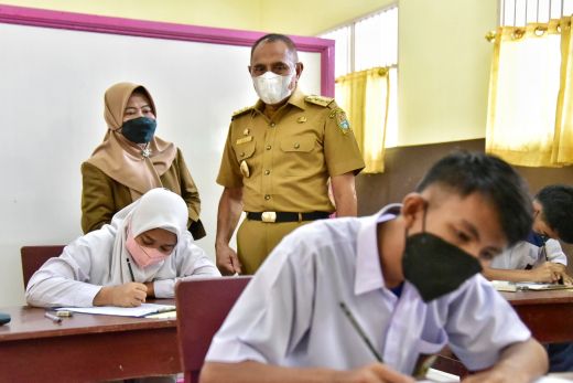 Pelaksanaan UAS Tingkat SMA di Medan Lancar,  Gubernur Edy: Sekolah Curang akan Ditindak Tegas