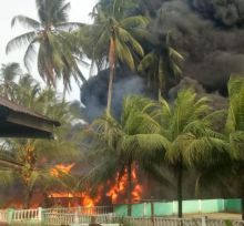 Duarr... Dapur Pemasak Minyak Mentah di Tanjung Pura Terbakar