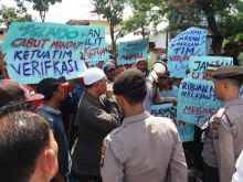 Nelayan Demo Camat Belawan Soal Dampak Reklamasi