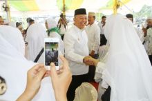 Wali Kota Tepung Tawari & Lepas Keberangkatan 2.407 Calhaj   Asal Kota Medan