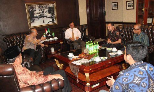 Wali Kota Medan Pimpin Rapat Warga Sari Rejo dengan TNI AU