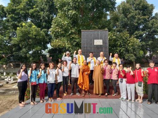 Keluarga Buddhayana Indonesia Ziarah ke Makam Pahlawan di HUT ke 75 RI