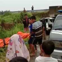 Breaking News !  Suzuki Ertiga Tabrak Pembatas dan Terjun dari Ruas Tol Sei Rampah, Satu Orang Tewas