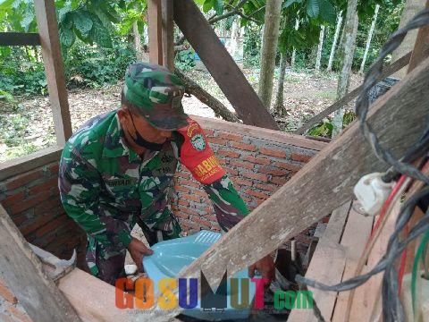 Prajurit TNI Kodim 0103 Aceh Utara Bangun Jamban Umum di Desa Blang Mane