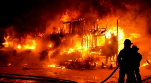 Enam Rumah Terbakar di Samosir