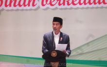 Jokowi dan Tengku Erry Berbalas Pantun di Munas KAHMI