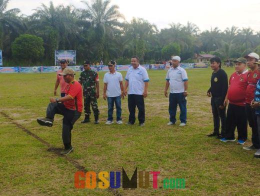 Buka Turnamen Sepak Bola, Plt Bupati Palas: Event Olahraga bisa Jadi Wadah Silaturahmi