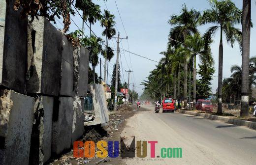 Hati-hati Tanah Galian di Beberapa Ruas Jalan Kota Medan