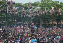 Lomba Panjat 78 Pohon Pinang Disaksikan Ribuan Masyarakat Padangsidimpuan