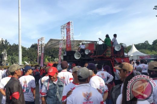 Jaga Keutuhan NKRI, Peserta Parade Bhinneka Tunggal Ika berkumpul di Silang Monas