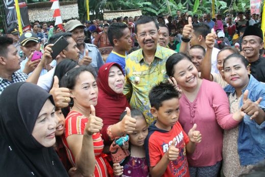 Masyarakat Pantai Labu Terharu Dikunjungi Tengku Erry
