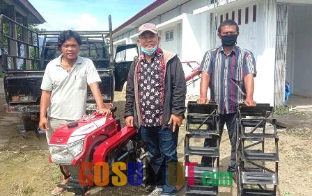 Poktan Jadima Pardugul Terima 1 Unit Handtraktor dari Dinas Pertanian Samosir