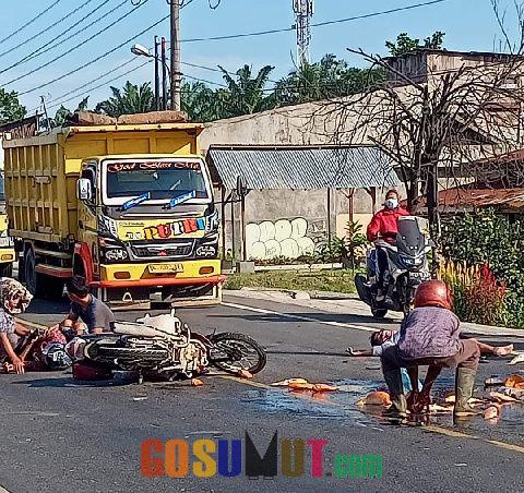 Dua Sepeda Motor Dikemudikan Pasutri Adu Kontra di Jalinsum Sei Bamban, 4 orang Luka-luka 