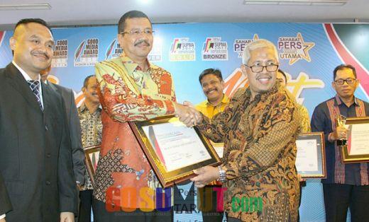 Tengku Erry Dianugerahi Jadi Tokoh Sahabat Pers Utama